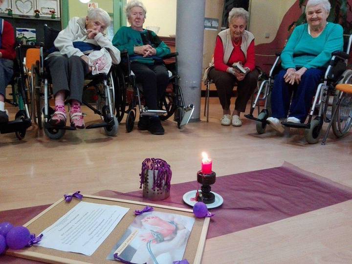 Koraszlttek vilgnapjra emlkeztek a Trczy hz