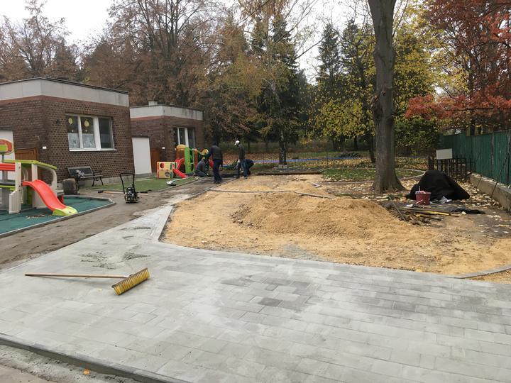 Betonozzk az udvar tjait