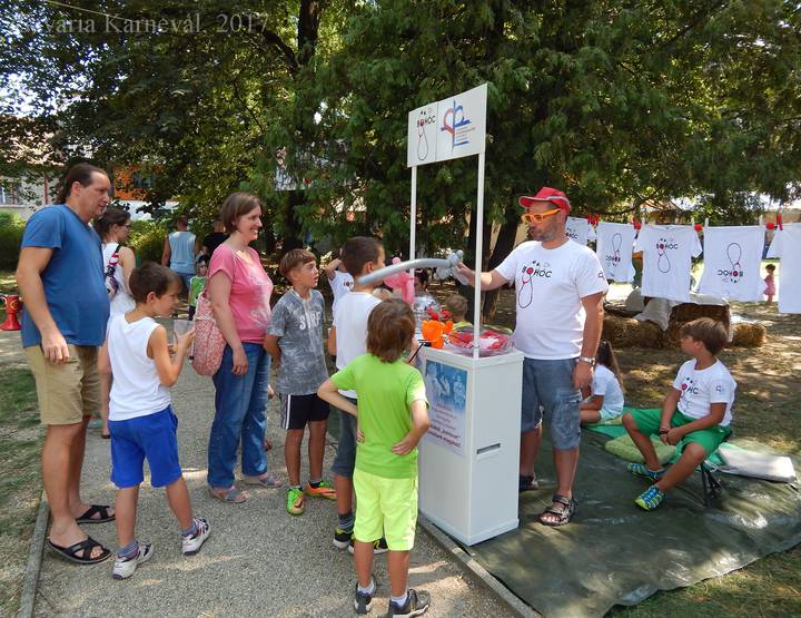 Keresd a piros orrot a Karnevlon